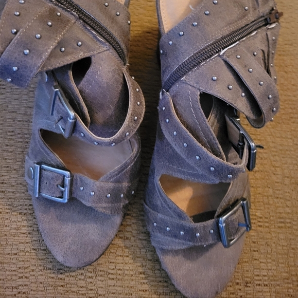 SUGAR strappy wedge 8.5 - Picture 2 of 4